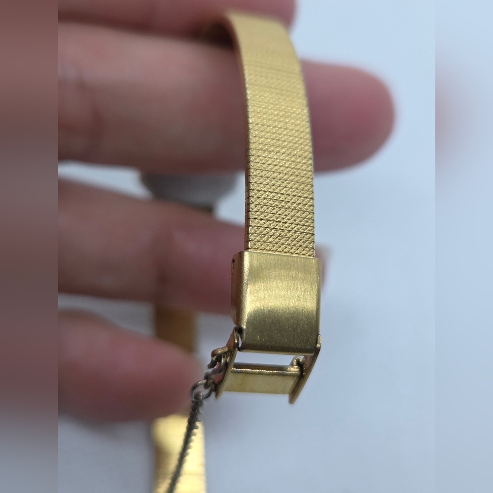 Seiko Quartz Vintage Women's Watch Small Gold Tone Face 6.5" - Picture 6 of 11